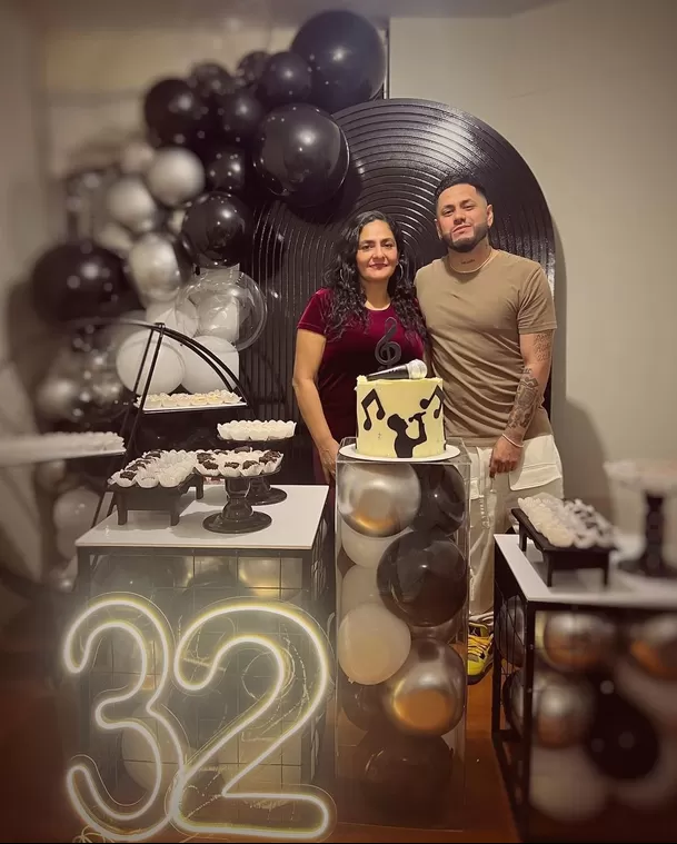 Bryan Torres en su cumpleaños con toda la familia / Instagram