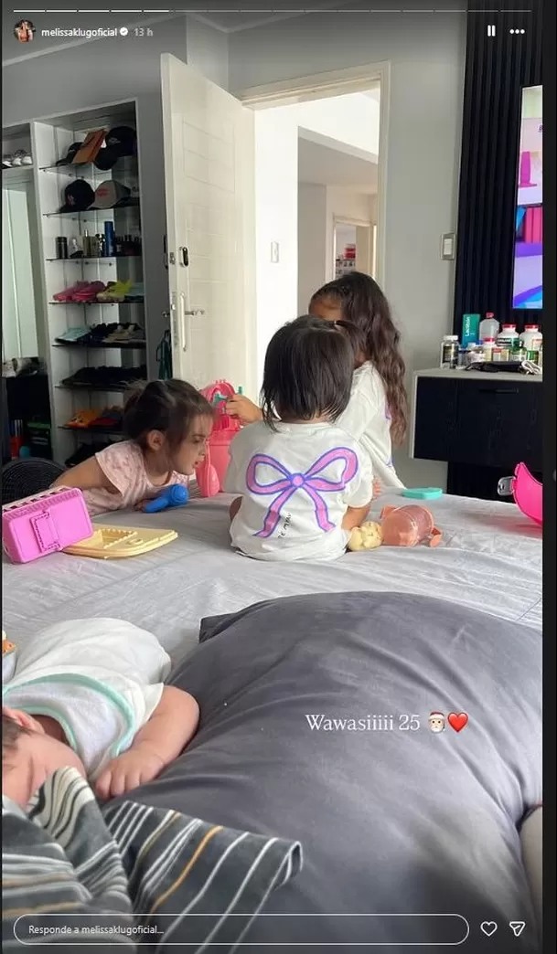 La imagen familiar fue compartida en historias, donde se ve a Melissa con su nieto en brazos. Foto: Instagram