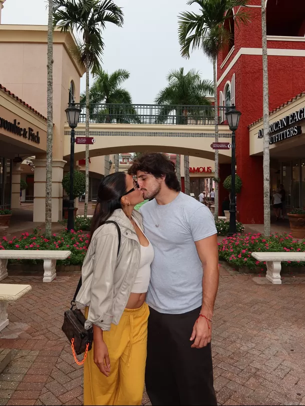 Samahara Lobatón oficializa romance con Renato Rossini Jr./ ig:@samaharalobatonklug