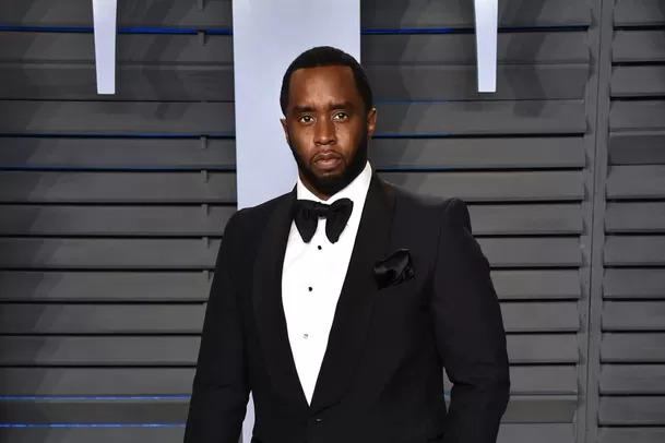Sean “Diddy” Combs se disculpa con víctimas antes de sentencia/ AFP