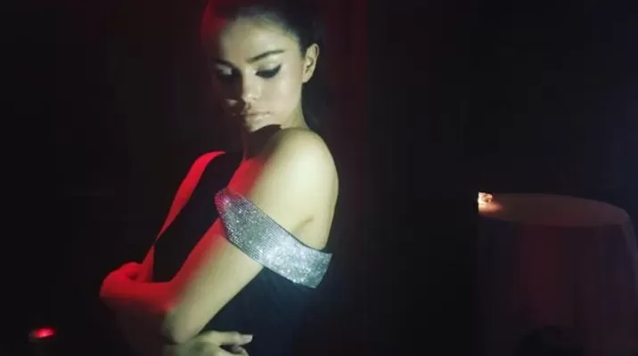 Selena Gómez dejó ver más de la cuenta con sugerente vestido junto a The Weeknd Selena Gómez dejó ver más de la cuenta con sugerente vestido junto a The Weeknd