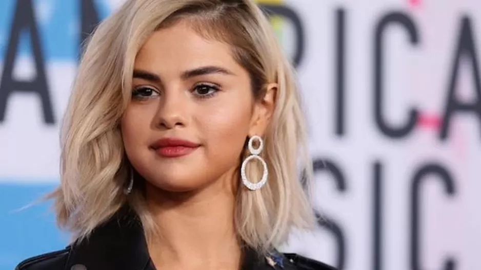 Selena Gómez luce su lado más sensual al estilo de Pamela Anderson en ‘Baywatch’