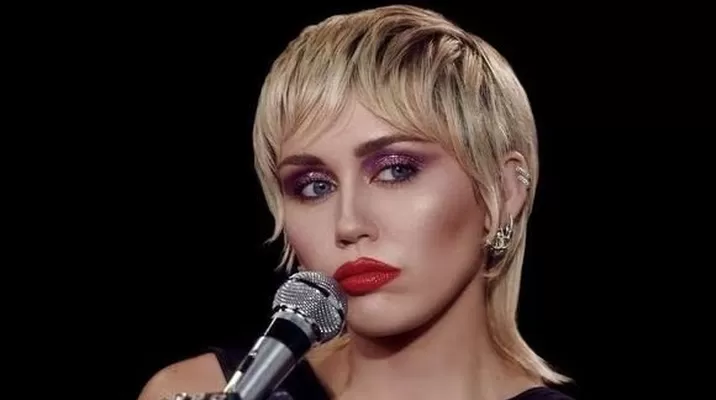 La sexy manera cómo Miley Cyrus celebró el éxito de 'Flowers' La sexy manera cómo Miley Cyrus celebró el éxito de 'Flowers'