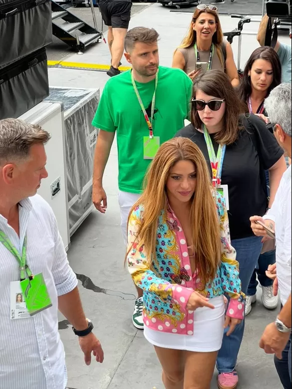 Shakira aprovechó su estancia en Barcelona para ver correr a Lewis Hamilton