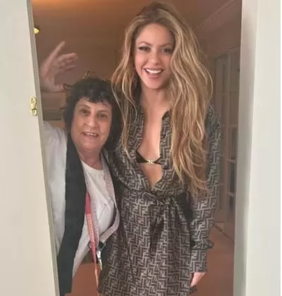 Shakira junto a su modiata Bego. Fuente: Twitter