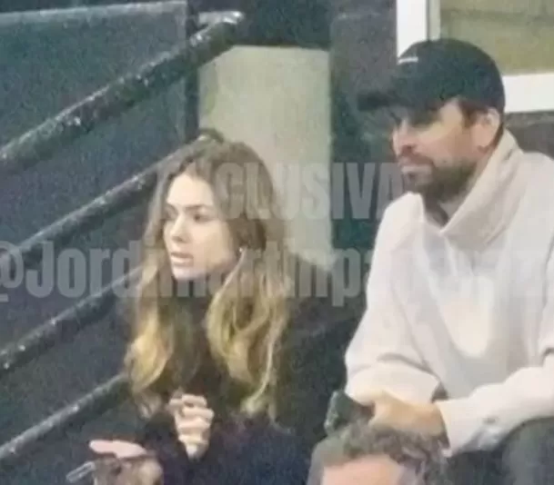 Clara Chía con Gerard Piqué viendo el partido del Andorra con Real Unión en País Vasco / Jordi Martin Clara Chía con Gerard Piqué viendo el partido del Andorra con Real Unión en País Vasco / Jordi Martin