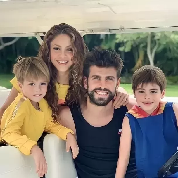 Shakira y Gerard Piqué con sus hijos Milan y Sasha / Instagram Shakira y Gerard Piqué con sus hijos Milan y Sasha / Instagram