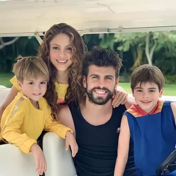 Shakira y Gerard Piqué con sus hijos Milan y Sasha / Instagram Shakira y Gerard Piqué con sus hijos Milan y Sasha / Instagram