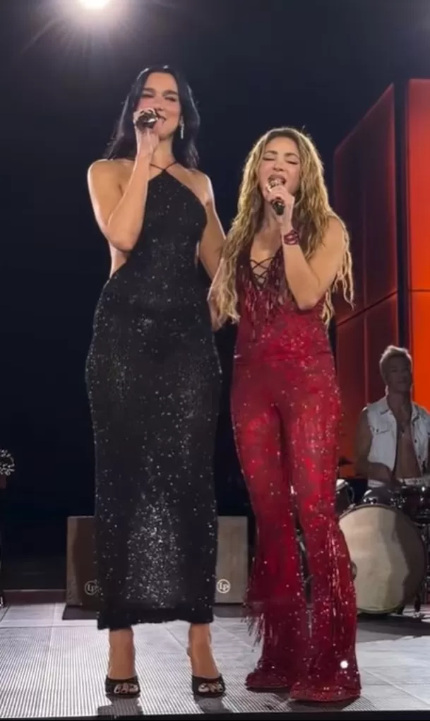 Shakira tuvo a Dua Lipa como invitada especial y ambas interpretaron “Antología”/Foto: Tik Tok:@ agendagla Shakira tuvo a Dua Lipa como invitada especial y ambas interpretaron “Antología”/Foto: Tik Tok:@ agendagla