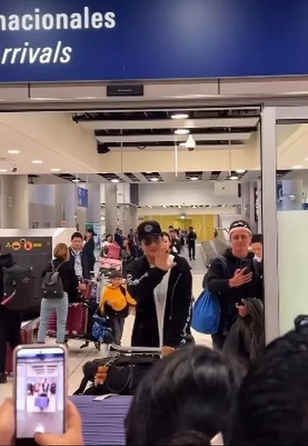 Reacciones de los fans ante la llegada de Shin Hyun Joon/ Captura Video Reacciones de los fans ante la llegada de Shin Hyun Joon/ Captura Video