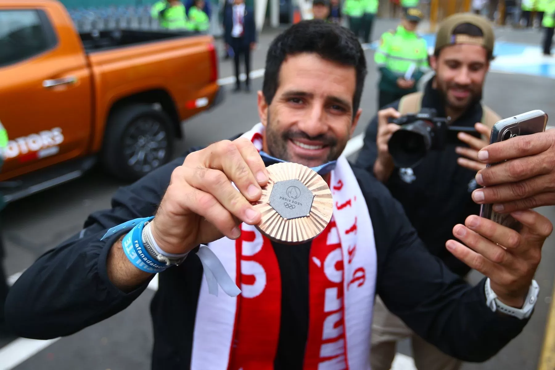  Stefano Peschiera regresó al Perú con su medalla de bronce tras participar en París 2024. Fuente: Andina