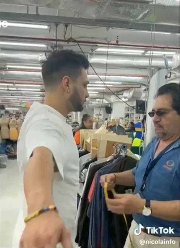 Nicola Porcella acudió a la toma de medidas en Televisa para confeccionar sus vestuarios para la novela/ Foto: TikTok Nicola Porcella acudió a la toma de medidas en Televisa para confeccionar sus vestuarios para la novela/ Foto: TikTok