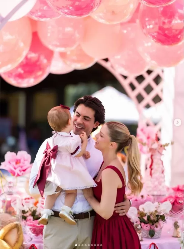 La nutricionista brasileña y el empresario Gabriel Ferreira tiraron la casa por la ventana para festejar el primer año de su pequeña Elisa. Foto: IG @lealthaisa