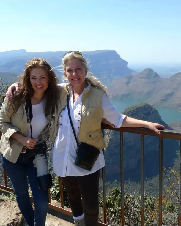 Thalía junto a Ernestina Sodi, su hermana fallecida el 8 de noviembre/Foto: Instagram