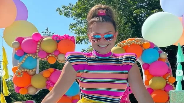 Thalía llega a los 50 años sin-cuenta y los celebra en redes sociales