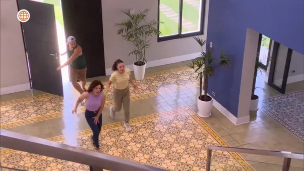 Tito, Lorena y Maripaz usurparon baño de los Maldini tras quedarse sin casa. Fuente: AméricaTV Tito, Lorena y Maripaz usurparon baño de los Maldini tras quedarse sin casa. Fuente: AméricaTV