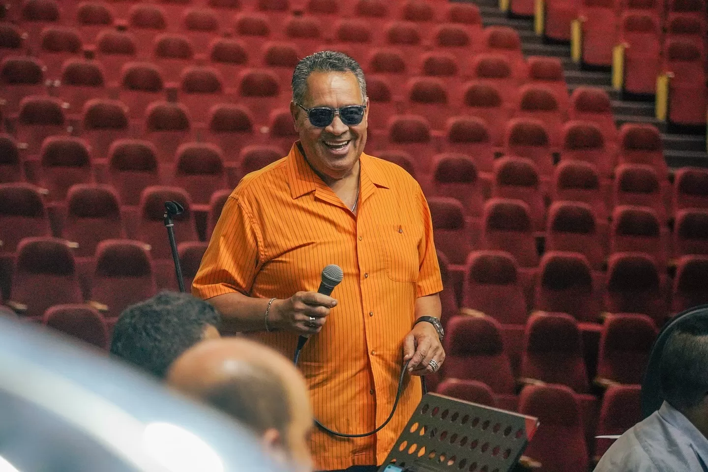 Tito Nieves, conocido como "El Pavarotti de la Salsa", es un cantante y compositor puertorriqueño con más de 50 años de carrera musical, siendo uno de los pioneros del movimiento de salsa romántica. Tito Nieves, conocido como "El Pavarotti de la Salsa", es un cantante y compositor puertorriqueño con más de 50 años de carrera musical, siendo uno de los pioneros del movimiento de salsa romántica.
