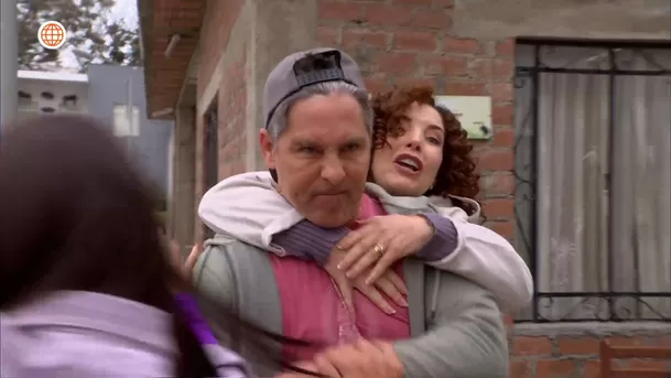 Lorena quiso detener a Tito y que no hiciera una locura, pero fue en vano. Fuente: AméricaTV