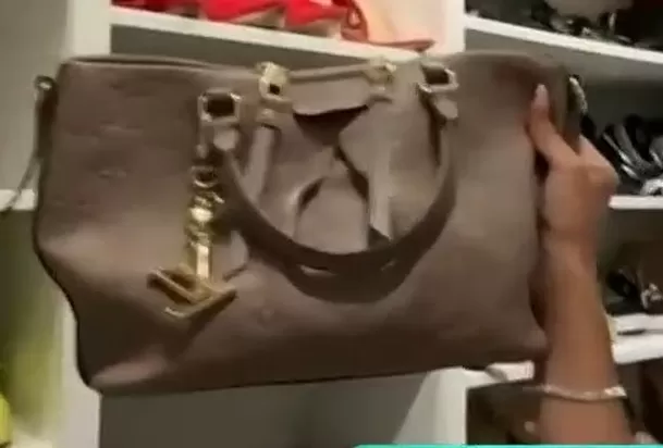 Cartera Louis Vuitton colección vintage la favorita de Paula Manzanal / Foto: América Hoy