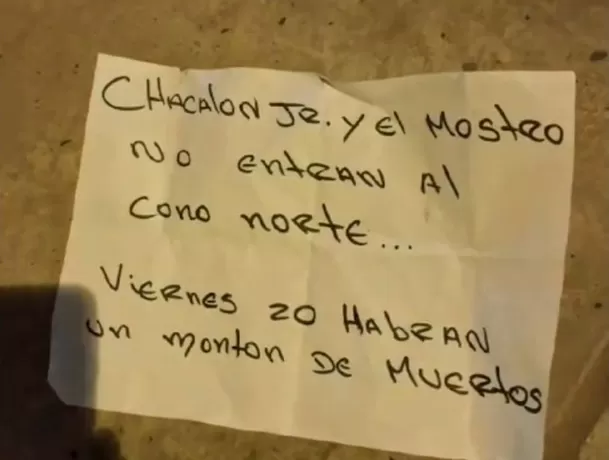 Mensaje extorsivo que dejaron los delincuentes tras atacar el bus de Toño Centella/Foto: América Noticias