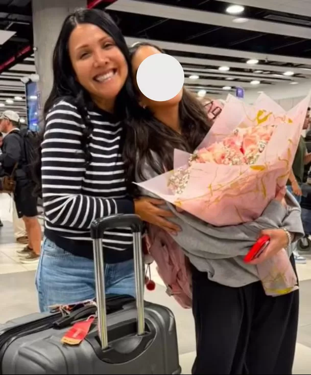 Valentina Carmona regresó al Perú después de dos meses y protagonizó tierno reencuentro con su mamá / IG: @tulaperu Valentina Carmona regresó al Perú después de dos meses y protagonizó tierno reencuentro con su mamá / IG: @tulaperu