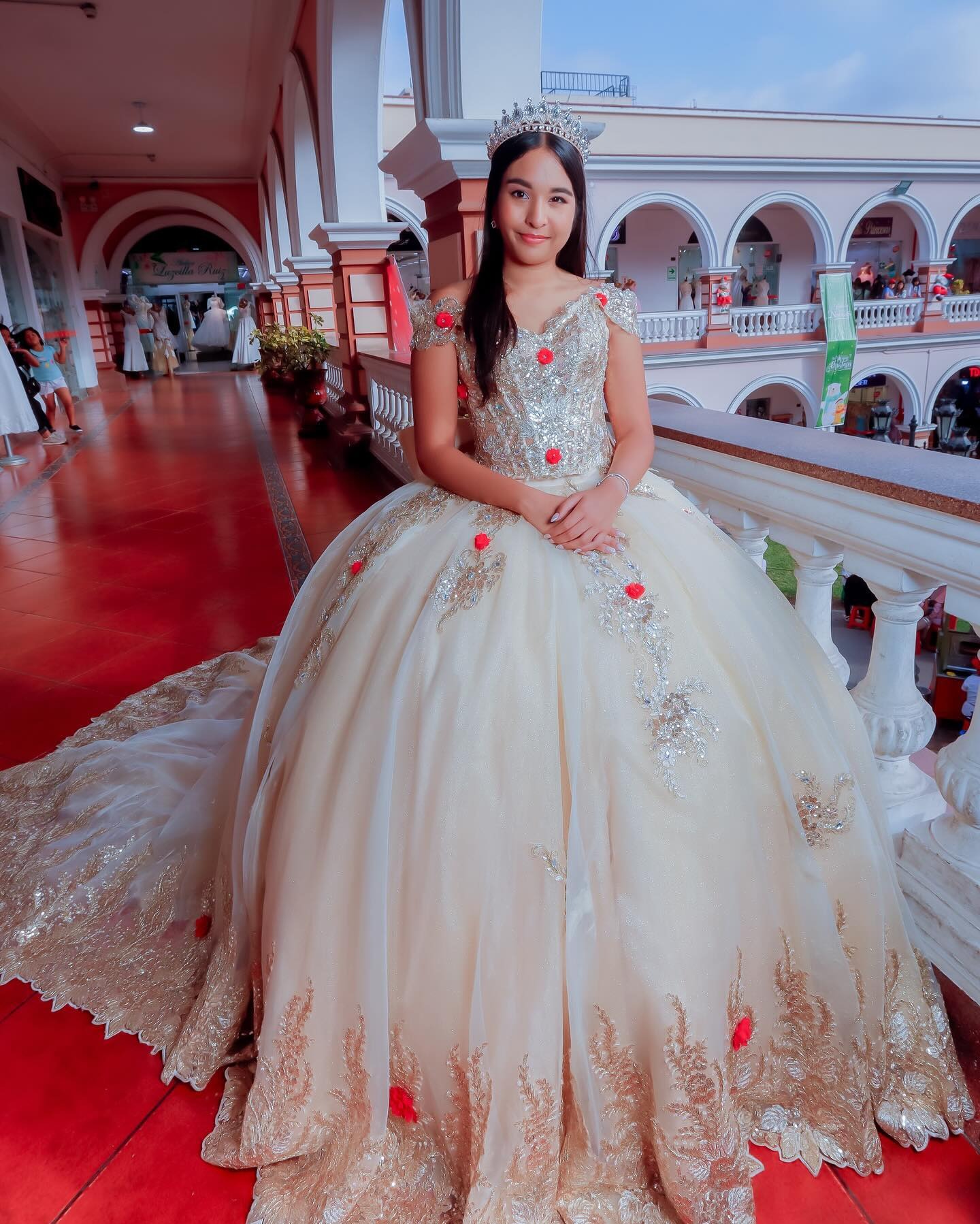 Valentina Carmona accedió a vestirse como quinceañera para sorprender a su madre Tula Rodríguez/Foto: Instagram