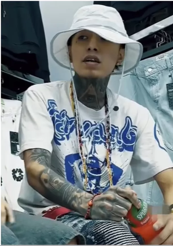 Artista urbano 26IS. Foto: TikTok