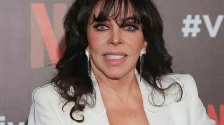 La presentadora Yolanda Andrade dejó entrever que se había casado con Verónica Castro La presentadora Yolanda Andrade dejó entrever que se había casado con Verónica Castro