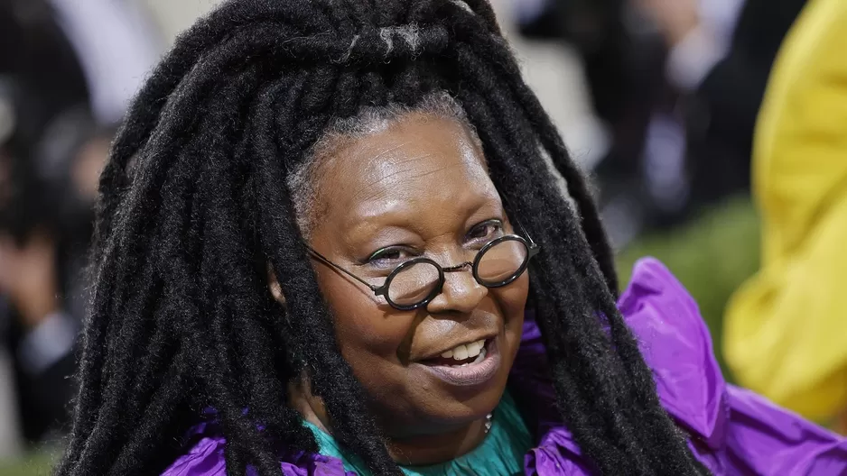 La actriz y presentadora Whoopi Goldberg da positivo por covid-19.