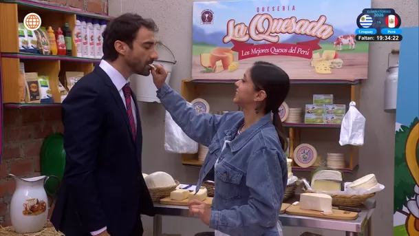 Yesenia coqueteó a Juan Pablo y le dio probar al queso en la boca. Fuente: AméricaTV