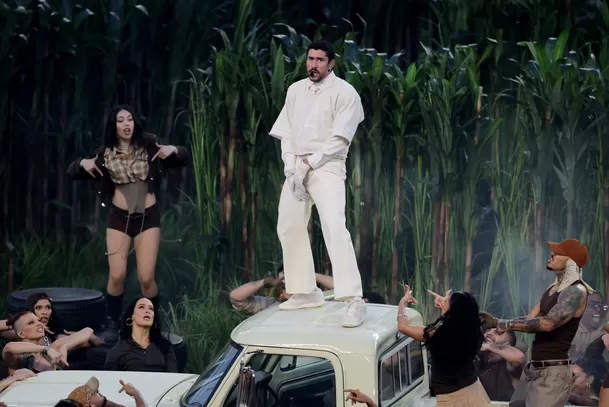 El espectáculo del medio tiempo encabezado por Bad Bunny no solo marcó un momento musical, sino que también se convirtió en tema de conversación cultural y social. Foto: Reuters 