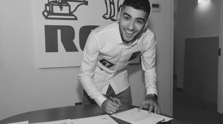 Zayn Malik firmó un contrato discográfico. Foto: Twitter Oficial Zayn Malik firmó un contrato discográfico. Foto: Twitter Oficial