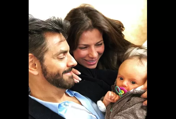 Eugenio Derbez celebra el 'Día del Abuelo' con foto inédita de su nieta Kailani
