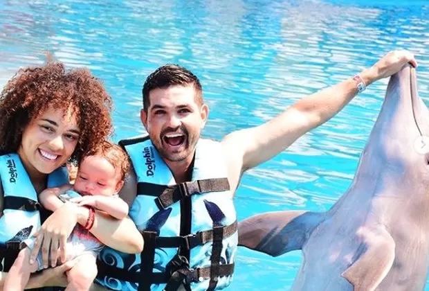 Ferdinando Valencia y Brenda Kellerman disfrutan de sus vacaciones junto a su hijo Tadeo