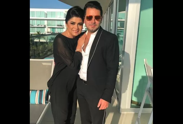 Hijo de Eugenio Derbez y Victoria Ruffo se luce en elegante foto junto a la actriz