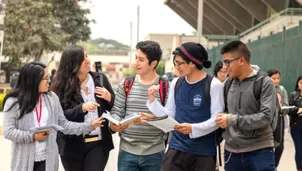 Jóvenes usan redes para política, pero no confían en ellas. Foto y video: Canal N/Andina