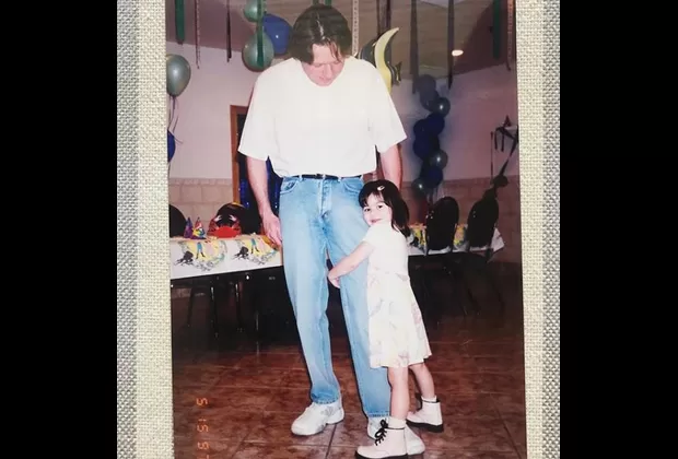 iCarly: Miranda Cosgrove conmueve Instagram con fotos inéditas de su niñez