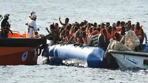 50 personas mueren ahogadas frente a costas de Túnez al naufragar un bote que salió de Libia. Foto referencial: AFP