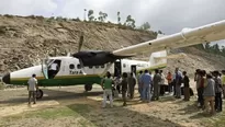 El ministerio de aviación nepalí indicó que los restos de la aeronave desaparecida el miércoles por la mañana con 23 personas a bordo fueron encontrados completamente calcinados en una zona montañosa del país. (Vía: AFP)