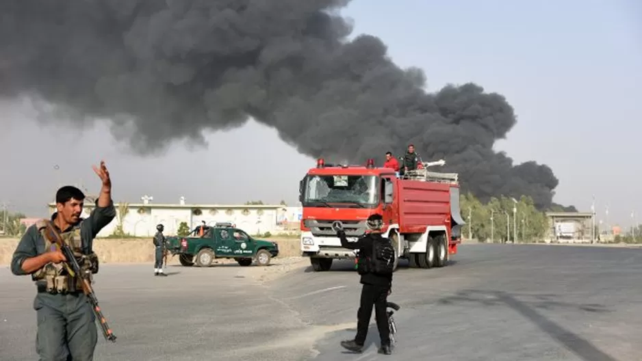 Al menos 15 personas murieron y 83 resultaron heridas en un ataque talib&aacute;n este jueves con un coche cargado de explosivos y posterior tiroteo a un cuartel de la Polic&iacute;a. Foto: AFP