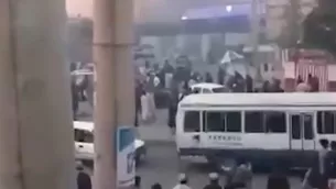 Afganistán: Reportan un incendio en el aeropuerto de Kabul. Imagen: Captura de video