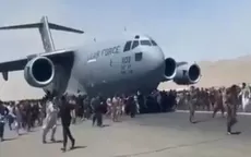 Afganistán: Video captó cómo varios afganos se aferraron a un avión para intentar escapar - Noticias de avion