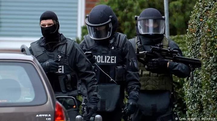Agentes especiales de Alemania. Foto: Getty Images/S. Steinbach Agentes especiales de Alemania. Foto: Getty Images/S. Steinbach