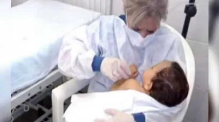 Argentina: Bebé se queda sin familia tras sobrevivir a accidente de tránsito en el que murieron sus padres. Foto: Captura TN Argentina: Bebé se queda sin familia tras sobrevivir a accidente de tránsito en el que murieron sus padres. Foto: Captura TN