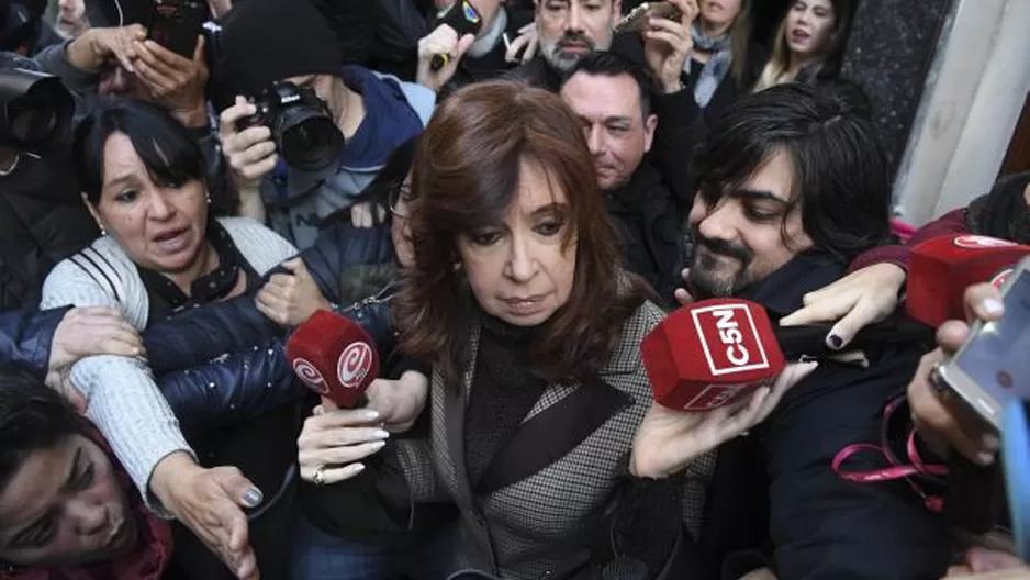 En medio de un fuerte operativo de seguridad, la ex jefa de Estado se present&oacute; hoy en los tribunales federales de Buenos Aires. (Foto: AFP)