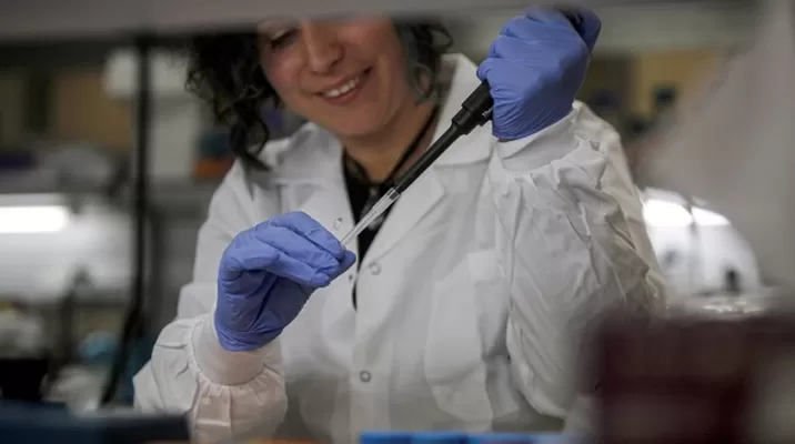 Argentina es elegida para probar vacuna contra el coronavirus desarrollada por BioNTech y Pfizer. Foto: AFP referencial Argentina es elegida para probar vacuna contra el coronavirus desarrollada por BioNTech y Pfizer. Foto: AFP referencial
