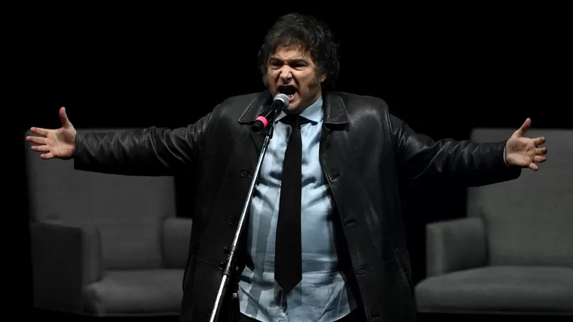 Argentina: Javier Milei aparece cantando rock en la presentación de su libro