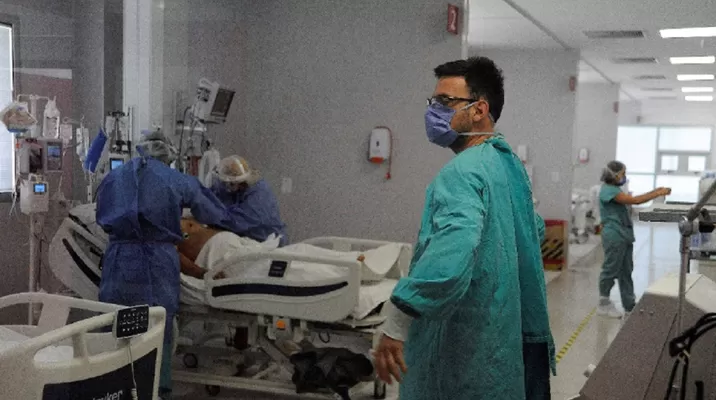 Argentina: Juez obliga a clínica privada a administrar dióxido de cloro a paciente con COVID-19. Foto: AFP referencial Argentina: Juez obliga a clínica privada a administrar dióxido de cloro a paciente con COVID-19. Foto: AFP referencial