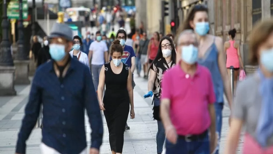 Argentina levantará el 1 de octubre la obligatoriedad del uso de mascarillas al aire libre. Foto: El Comercio