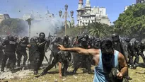 Violencia en Argentina por reforma de pensiones. Foto: AFP